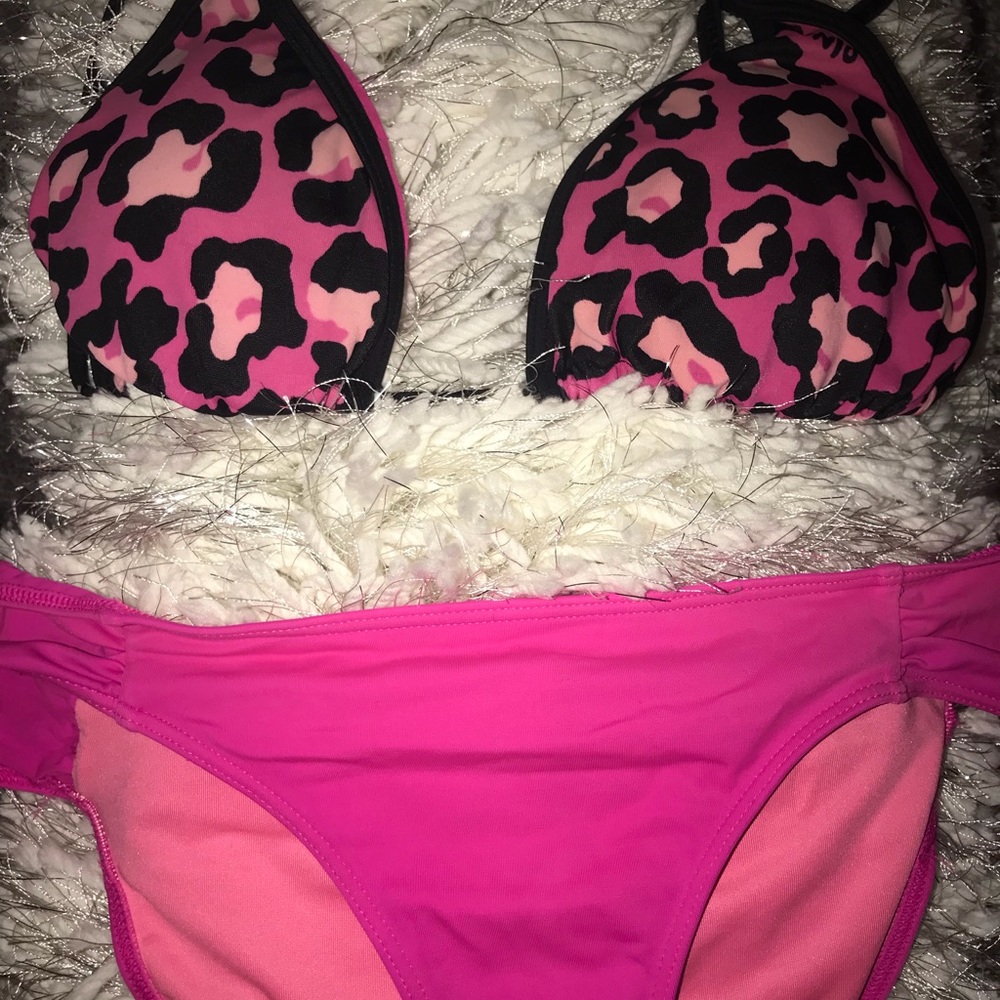 Victoria’s Secret Bikinis!